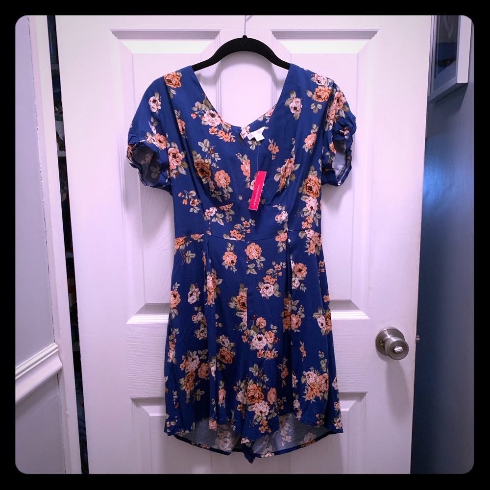 Xileration Floral Romper size Small